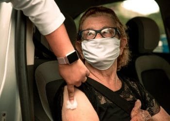 Anápolis inicia cadastro para vacinação de idosos com 75 anos ou mais