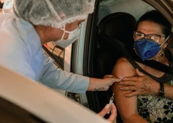 Segunda dose da Coronavac será aplicada 28 dias após a primeira