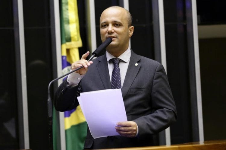 Projeto de Lei de Vitor Hugo reforça estrutura de prevenção e combate ao terrorismo no Brasil