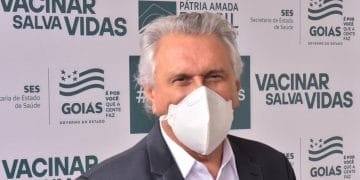 Caiado convoca força-tarefa para que prefeituras concluam atualização dos dados da imunização contra Covid-19