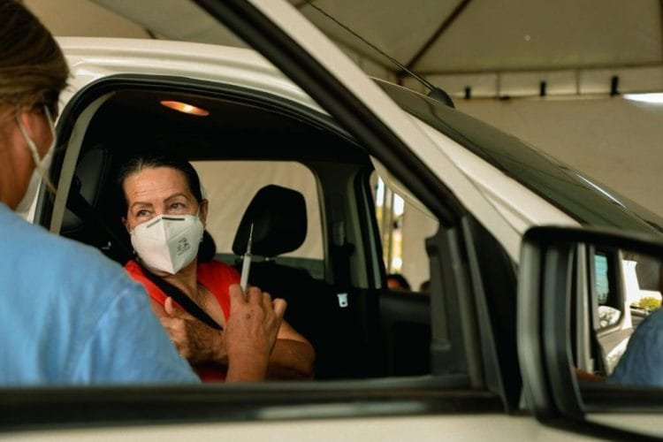 Vacinação contra Covid-19 para idosos com 63 anos, retorna neste sábado em Anápolis