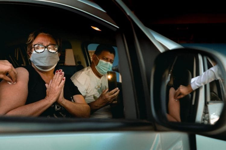 Anápolis continua vacinação de idosos a partir de 63 anos