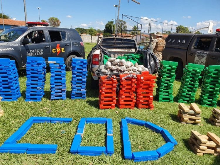 Em menos de 24 horas, forças de segurança pública apreendem quase 2 toneladas de drogas no Estado
