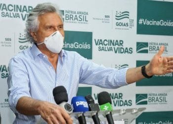 Governo de Goiás recebe remessa com 107.400 doses de vacina contra Covid-19