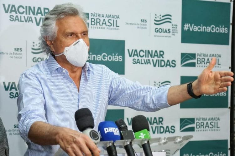 Governo de Goiás recebe remessa com 107.400 doses de vacina contra Covid-19