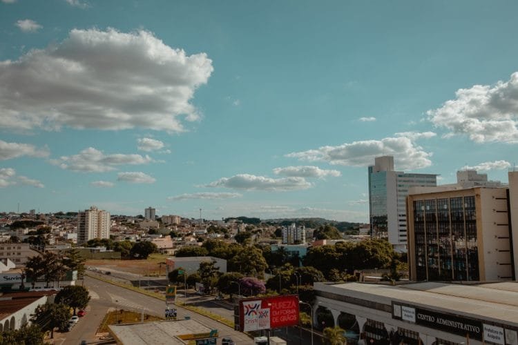 Anápolis vai para o risco leve no panorama da covid-19