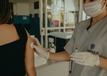 Anápolis inicia vacinação de idosos e professores contra a gripe