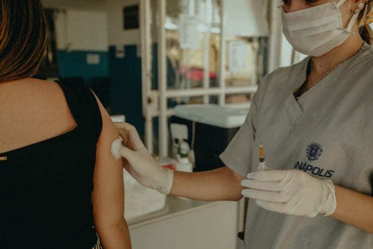 Anápolis inicia vacinação de idosos e professores contra a gripe