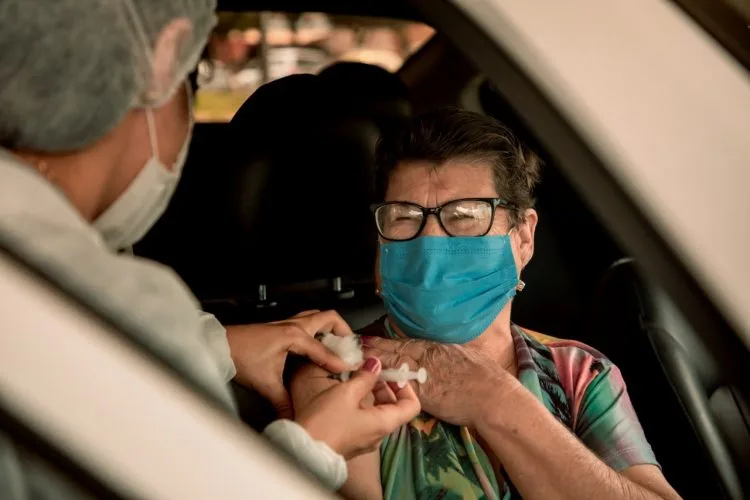 Acontece neste sábado vacinação para idosos que receberam primeira dose de CoronaVac até 03 de abril