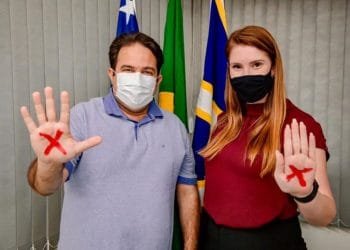 Sancionada Lei que define sinal vermelho como pedido de socorro, de autoria da vereadora Andreia Rezende