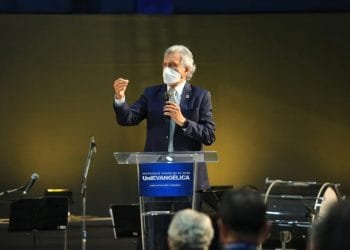 Governador Ronaldo Caiado e ministro da Educação, Milton Ribeiro, participam da solenidade que eleva Centro Universitário de Anápolis ao patamar de Universidade Evangélica de Goiás