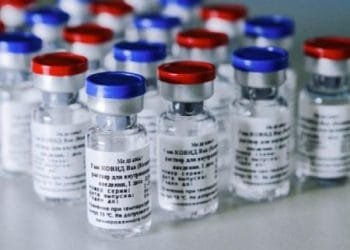 Governo de Goiás recebe aval da Anvisa para importar 142 mil vacinas da Sputinik V