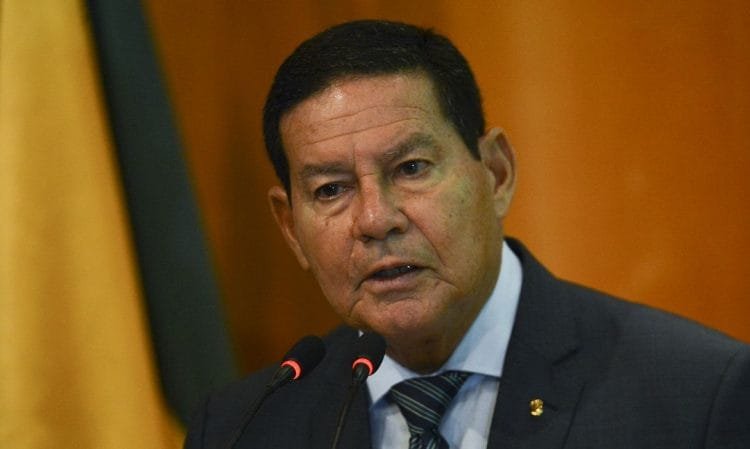 Mourão: Brasil caminha para independência na produção de vacinas