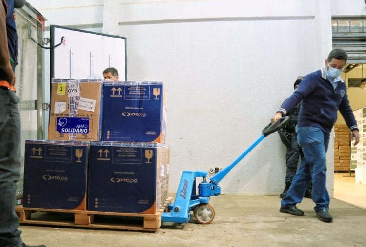Governo de Goiás recebe mais 163,6 mil vacinas contra Covid-19