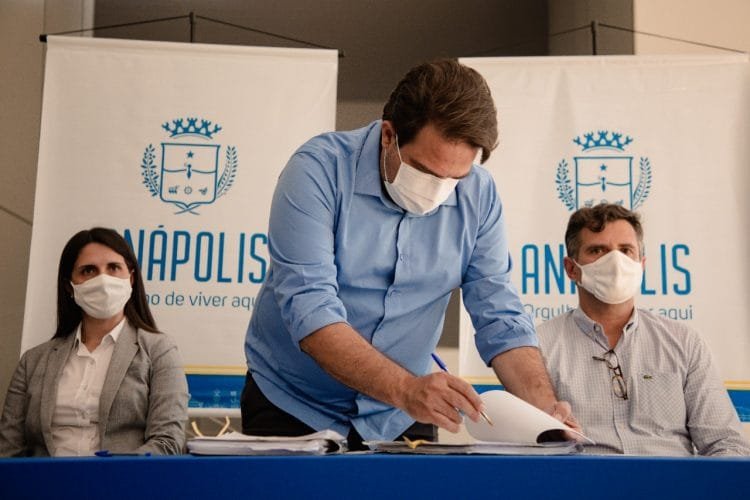 Prefeitura e Senai firmam contrato para cursos de qualificação profissional