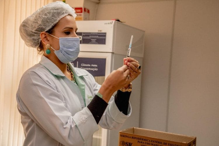 Vacinação contra Covid-19 continua em Anápolis para primeira e segunda dose; saiba onde encontrar os imunizantes