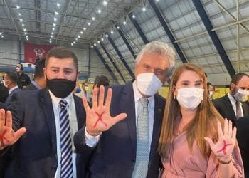 Caiado sanciona lei que amplia divulgação do disque denúncia de violência contra a mulher