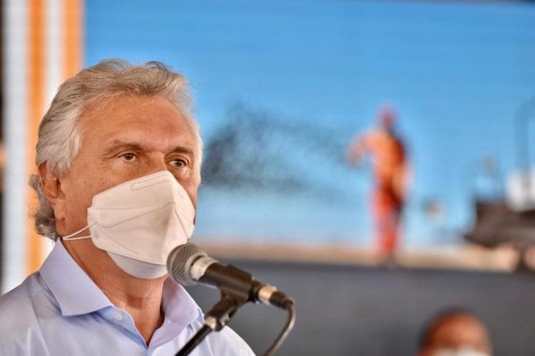 Caiado anuncia, para setembro, retomada de obras do Hospital Estadual de Águas Lindas de Goiás e afirma que é “compromisso moral”
