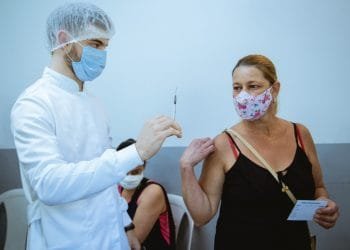Covid-19: Primeira dose terá único ponto nesta terça, 13