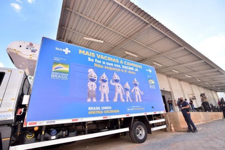 Governo de Goiás anuncia chegada de 231 mil doses de vacinas contra Covid-19 nesta quarta-feira