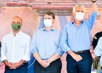 Governador Ronaldo Caiado e ministro da Infraestrutura, Tarcísio Gomes de Freitas, assinam memorando para implantação do Centro de Excelência em Tecnologia Ferroviária, em Anápolis