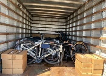 Operação policial prende empresária por receptação e recupera carga de bicicletas furtadas