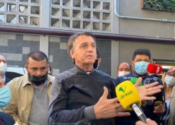 Presidente Jair Bolsonaro recebe alta médica neste domingo