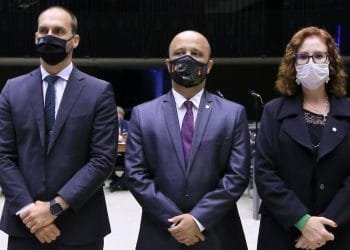 A convite do deputado Vitor Hugo, deputados membros da Frente Parlamentar de Apoio às Operações Especiais vão a Goiânia para dia de atividades no COpEsp