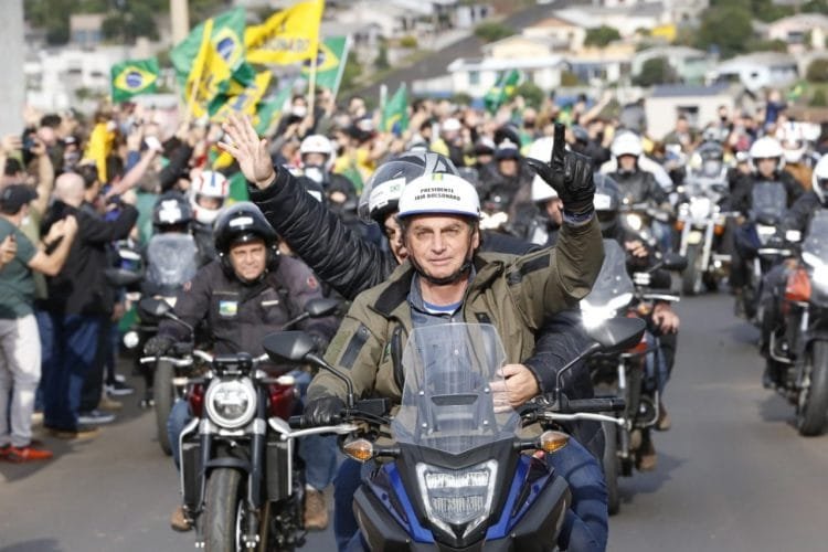 Jair Bolsonaro promove motociata em Brasília, celebrando Dia dos Pais
