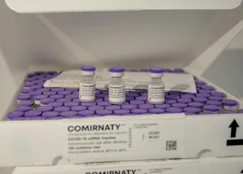 Covid-19: Pfizer anuncia acordo para produção de vacinas no Brasil