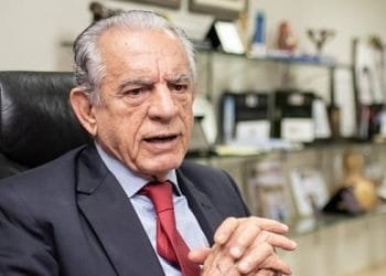 Ex-governador de GO, Iris Rezende volta a UTI de hospital em Goiânia