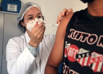 Anápolis começa a vacinar pessoas com 21 anos ou mais nesta quinta-feira, 19