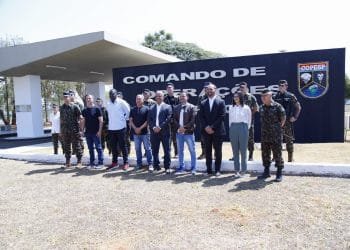 Ao lado de Major Vitor Hugo e Eduardo Bolsoanaro, vereadora Gabriela Rodart cumpre agenda em Goiânia
