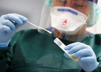 Planos de saúde são obrigados a cobrir testes de detecção da Covid-19