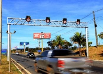 Caiado acaba com “indústria da multa”, em Goiás, que completa 2 anos e 7 meses sem radares móveis