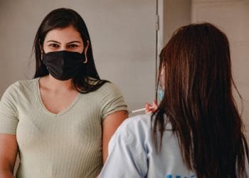 Covid-19: 1° dose da Vacina em Anápolis para pessoas a partir de 28 anos continua, veja os locais