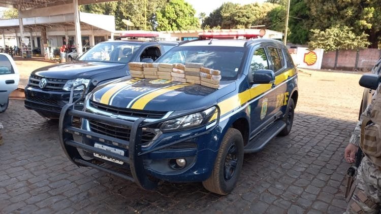PRF e PM apreendem carga de droga avaliada em R$ 2,5 milhões na BR-452, em Itumbiara