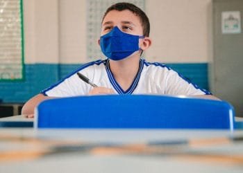 Anápolis começa a vacinar estudantes cadastrados de 12 anos contra Covid-19