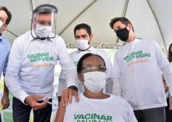 Governo de Goiás inicia aplicação de reforço da vacina contra Covid-19 na próxima semana, diz Caiado