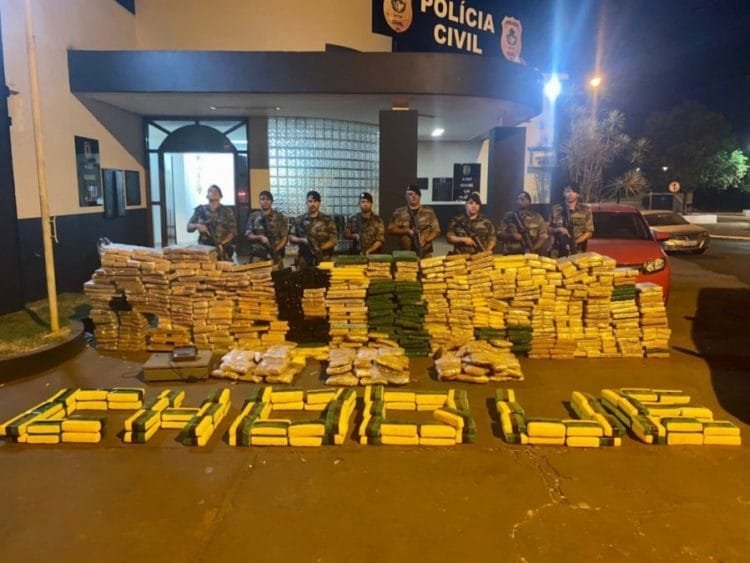 PM apreende mais 2,5 toneladas de drogas em menos de 24 horas