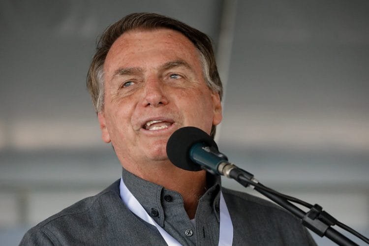 Jair Bolsonaro entrega uma das maiores obras de tratamento de água do País