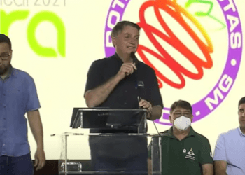 “O meu time está indo muito bem”, disse Bolsonaro ao descartar troca no Ministério