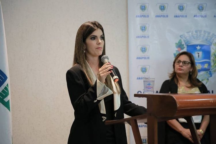 Vereadora Thaís Souza apresenta projeto de lei para fim de veículo de tração animal