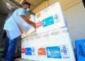 Com 211 mil novas vacinas, Estado continua aplicação com 1ª e 2ª dose; distribuição começa nesta segunda