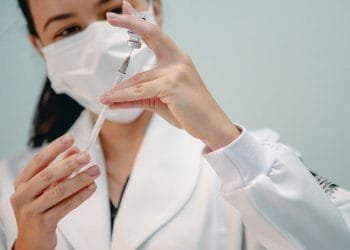 Anápolis começa a aplicar 3ª dose em idosos nesta quinta-feira