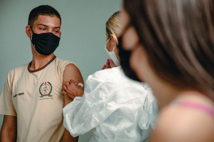 Anápolis abre vacinação para estudantes maiores de 13 anos nesta quarta-feira