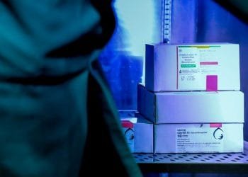 Ministério da Saúde suspende vacinação de adolescentes de 12 a 17 anos sem comorbidades ou deficiência