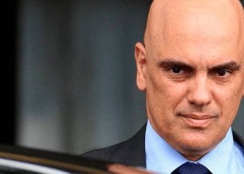 Ministro Alexandre de Moraes registra BO após ser ofendido em clube
