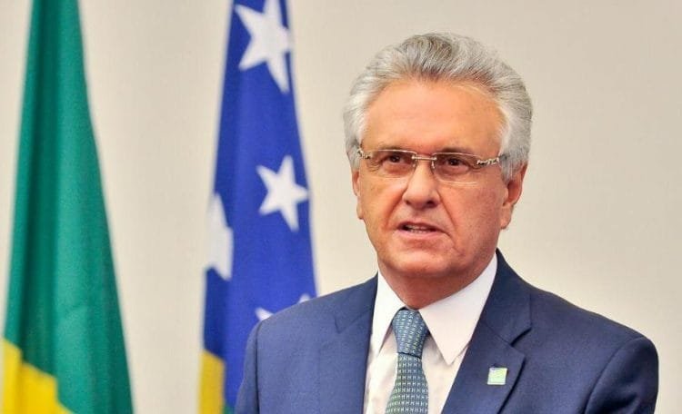 Caiado diz que vai atrelar concessão de benefícios sociais à vacinação contra Covid-19 e pede uso consciente de energia elétrica