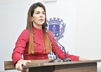 Vereadora de Anápolis solicita mudança nos critérios de castração exigidos pela Vigilância Sanitária